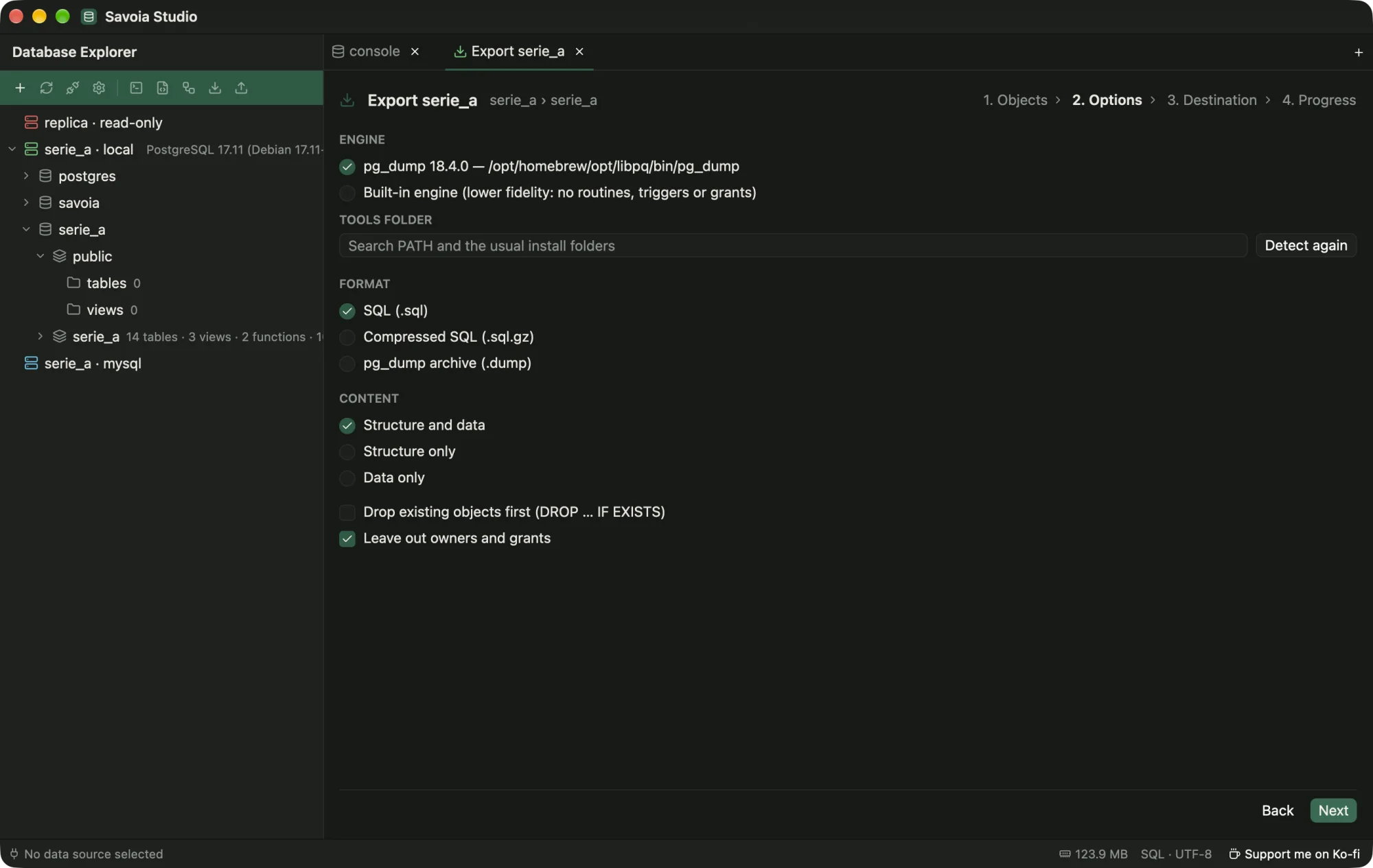 The export wizard's options step, with pg_dump found on the system.